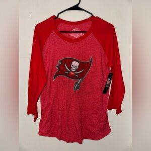 Tampa Bay Buccaneers Womens Sz M #12 Tom Brady‎ Red Majestic Henley T-shirt NWT